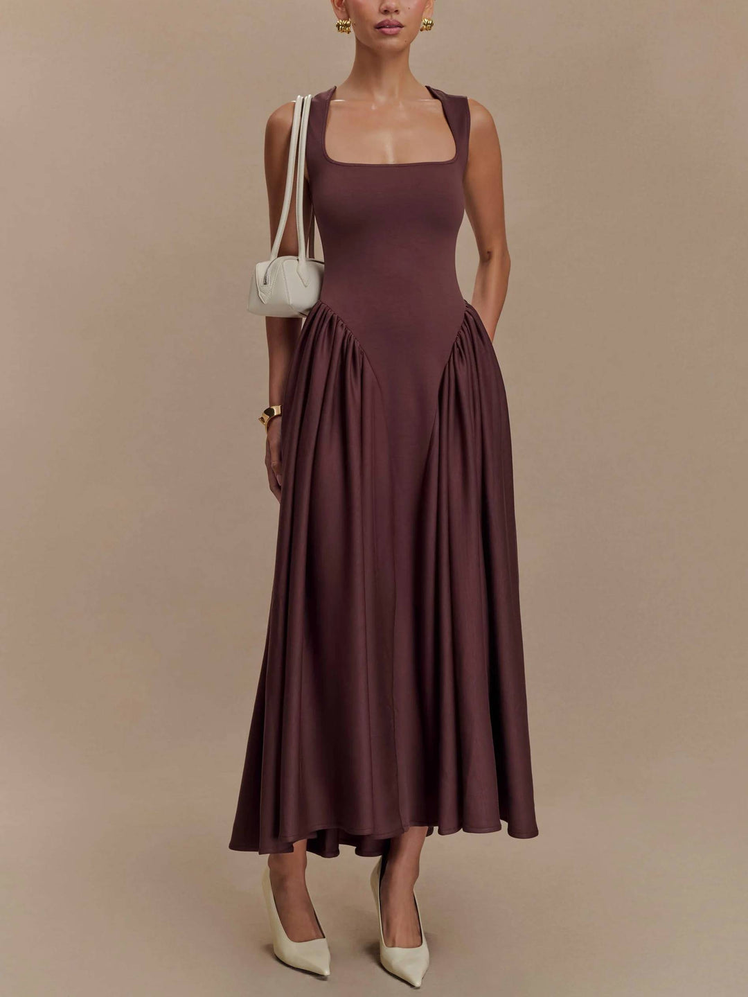 Robe rétro minimaliste à col carré