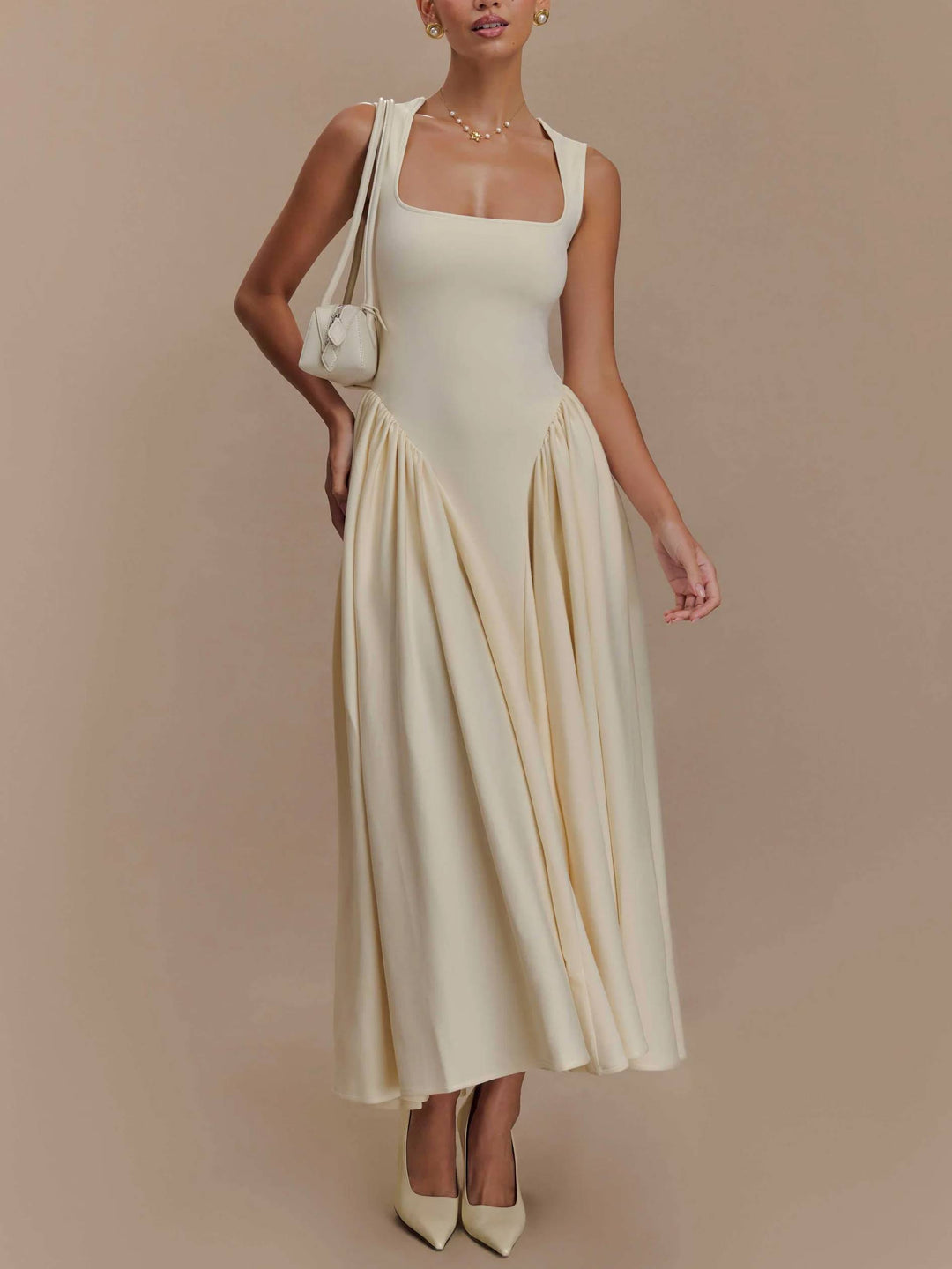 Robe rétro minimaliste à col carré