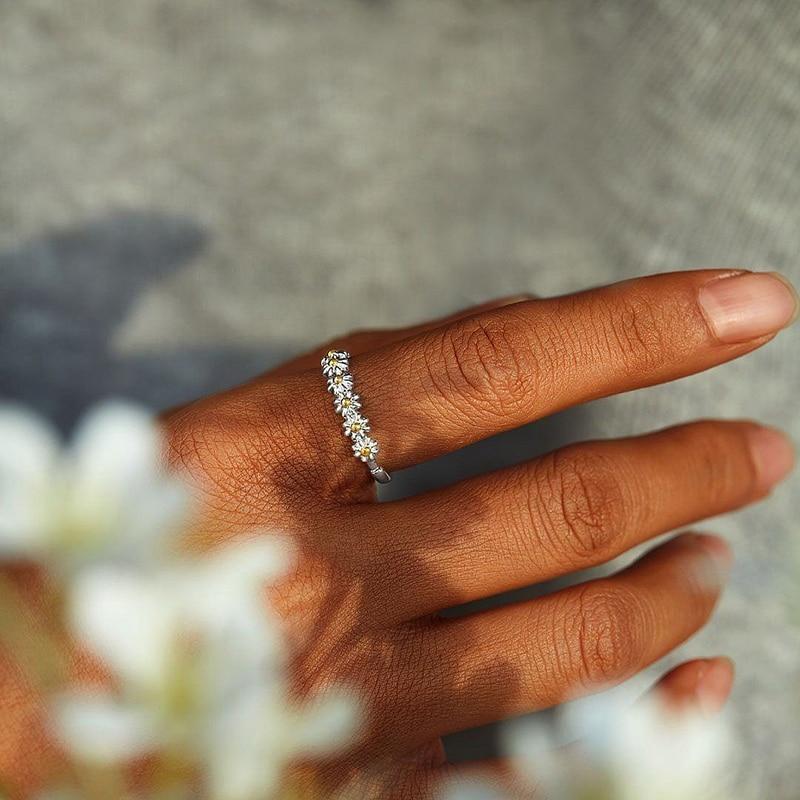 MOREL & LAURENT PARIS | BAGUE RÉGLABLE EN ARGENT AVEC MARGUERITE