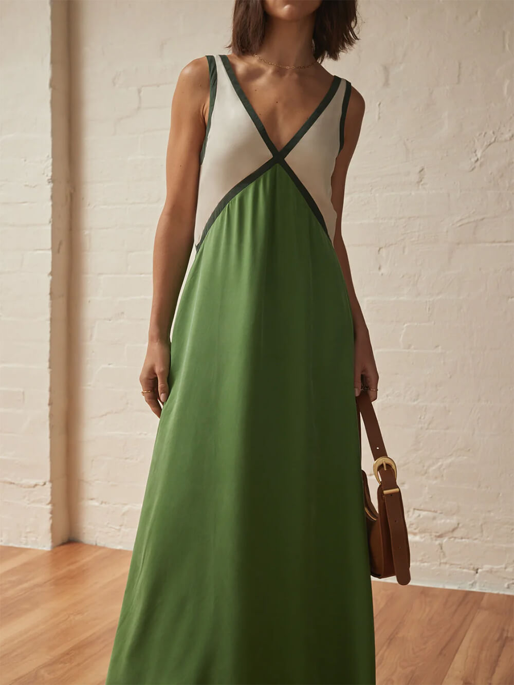 V-neck | Robe chic à empiècements de couleurs contrastantes