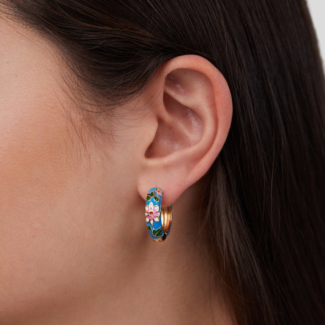 MOREL & LAURENT PARIS | BOUCLES D’OREILLES EN CERCLE DORÉ AVEC FLEUR