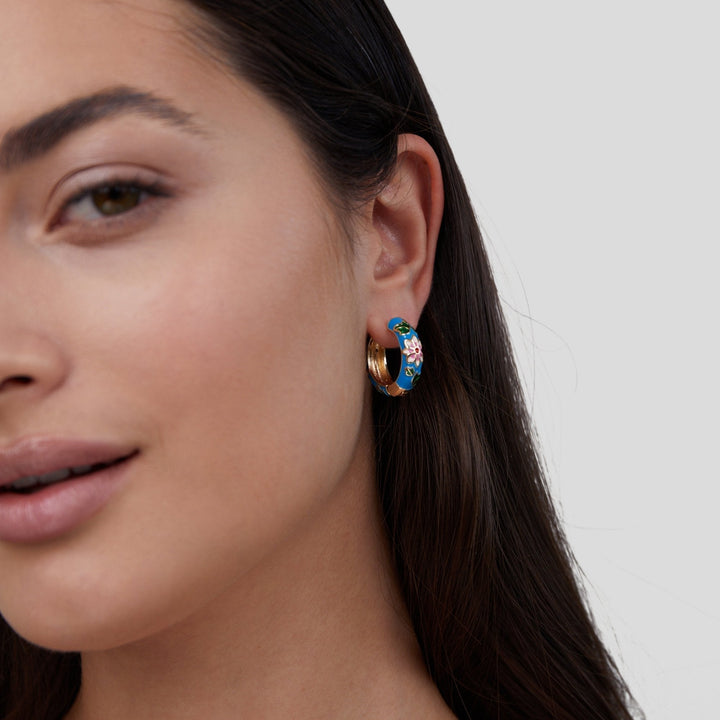 MOREL & LAURENT PARIS | BOUCLES D’OREILLES EN CERCLE DORÉ AVEC FLEUR